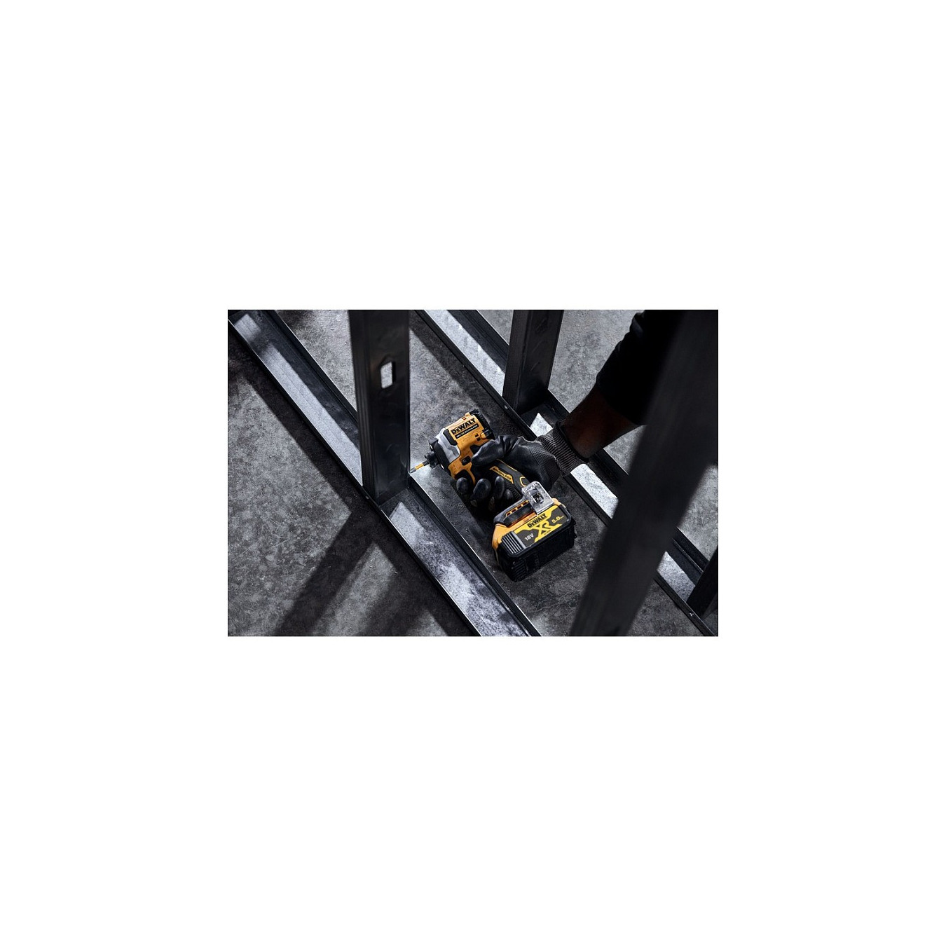 DEWALT Akku-Schlagschrauber (1 4). 18 Volt — Buy in Cyprus with Fast Delivery