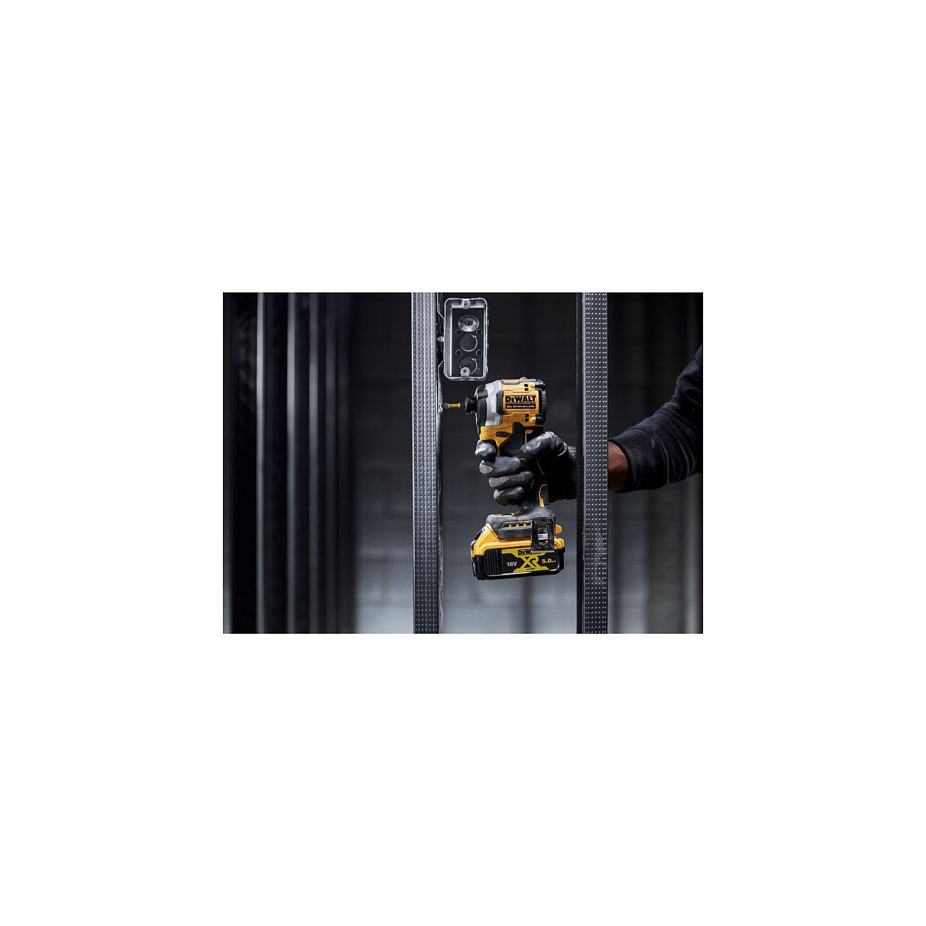 DEWALT Akku-Schlagschrauber (1 4). 18 Volt — Buy in Cyprus with Fast Delivery
