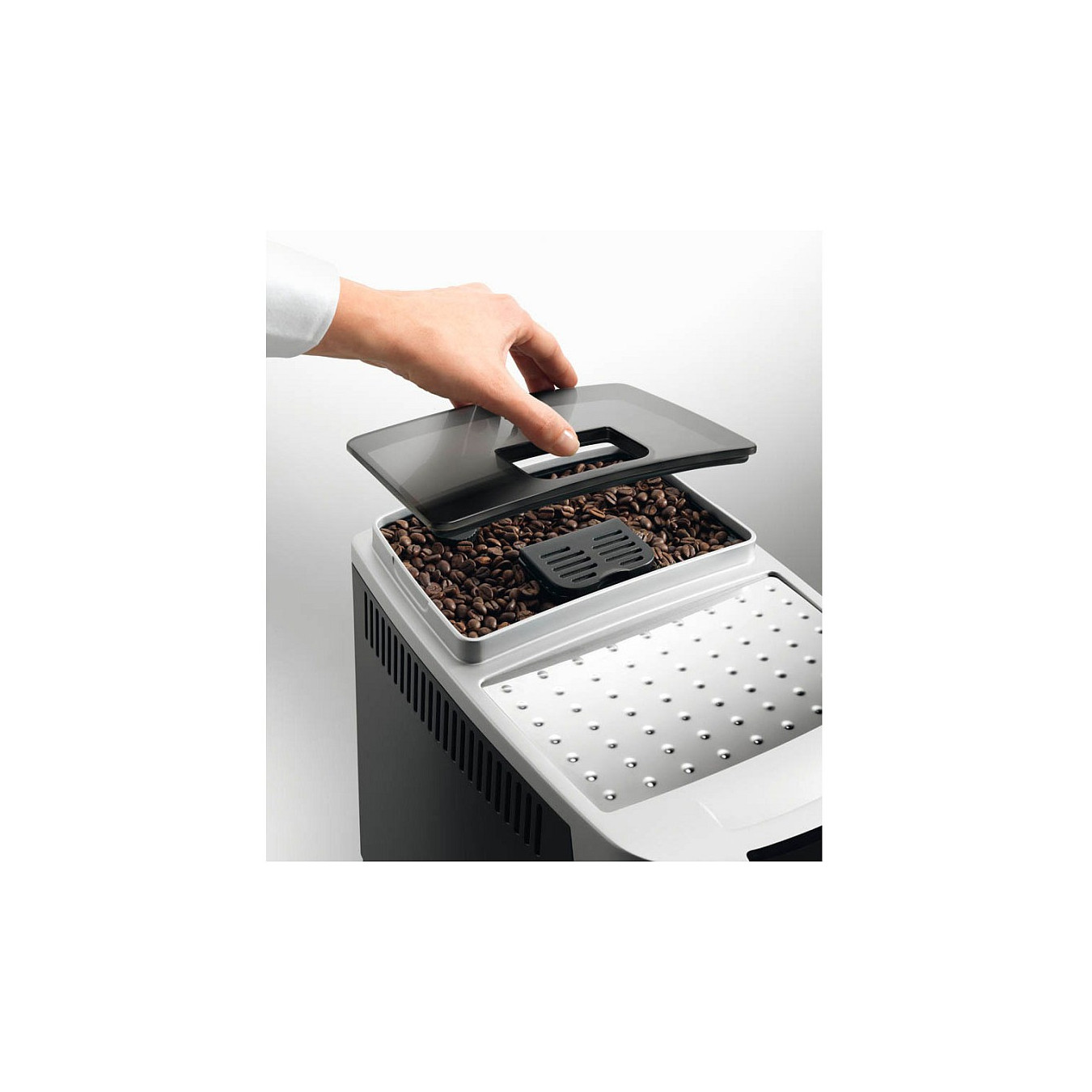 DeLonghi Kaffeemaschine Magnifica S silber — Buy in Cyprus with Fast Delivery