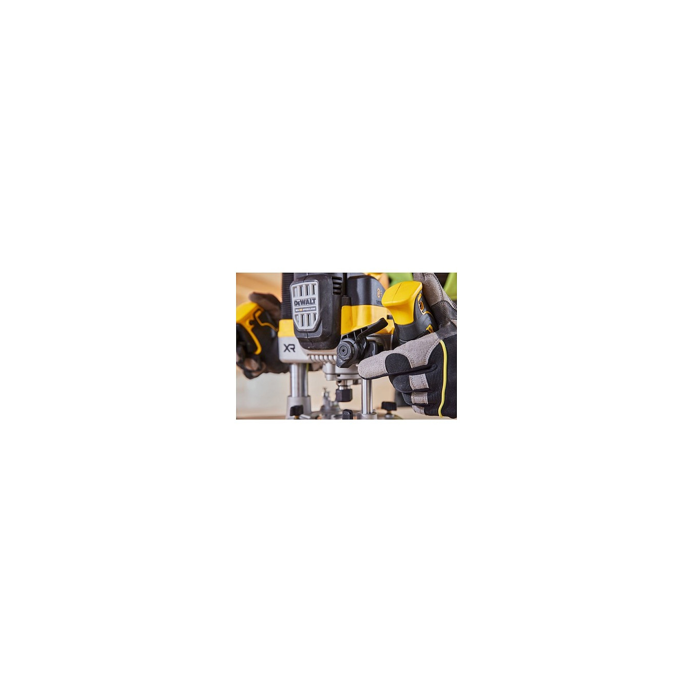 DEWALT Akku-Oberfräse. 18 V (Basisv.) — Buy in Cyprus with Fast Delivery