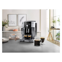 DeLonghi Kaffeemaschine Magnifica S Smart silber schwarz — Buy in Cyprus with Fast Delivery