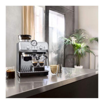DeLonghi Kaffeemaschine La Specialista Arte schwarz — Buy in Cyprus with Fast Delivery