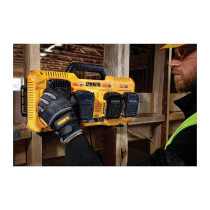 DEWALT Vierfach-Schnelladegeraet — Buy in Cyprus with Fast Delivery