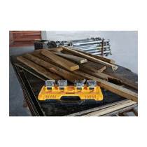 DEWALT Vierfach-Schnelladegeraet — Buy in Cyprus with Fast Delivery