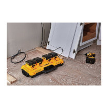 DEWALT Vierfach-Schnelladegeraet — Buy in Cyprus with Fast Delivery