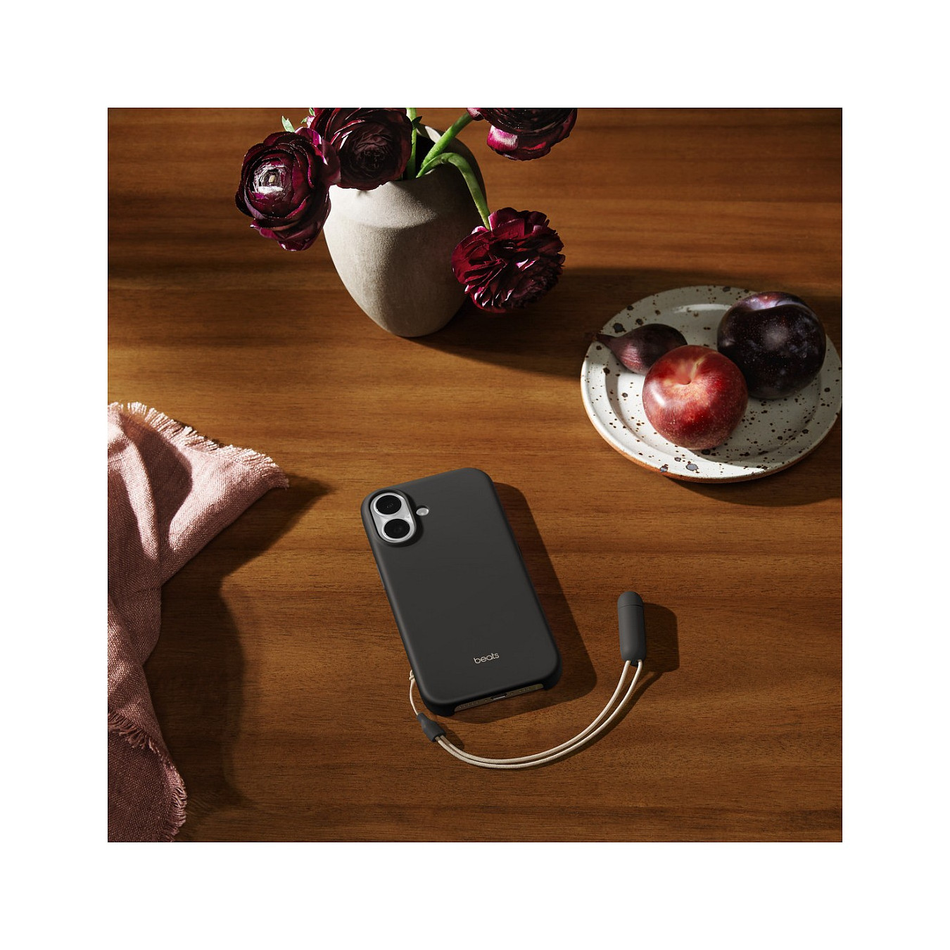 Beats Kickstand Case iPhone 17 mit MagSafe und Kamerasteuerung (granitgrau) — Buy in Cyprus with Fast Delivery