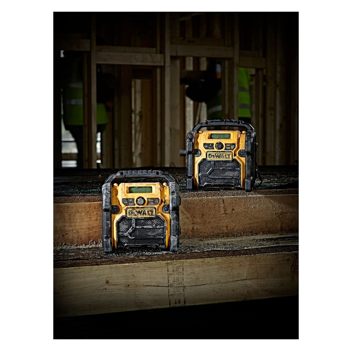 DEWALT Akku- und Netz-Radio fuer 10.8 - 18V — Buy in Cyprus with Fast Delivery