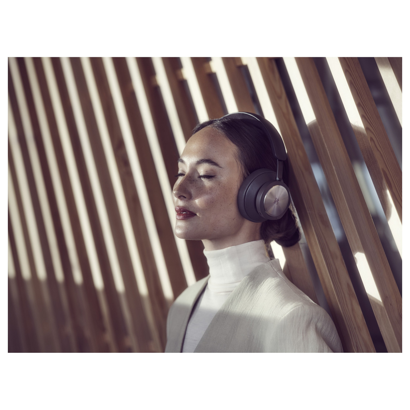 Bang & Olufsen Beoplay Portal Wireless Gaming Headphone schwarz — Buy in Cyprus with Fast Delivery
