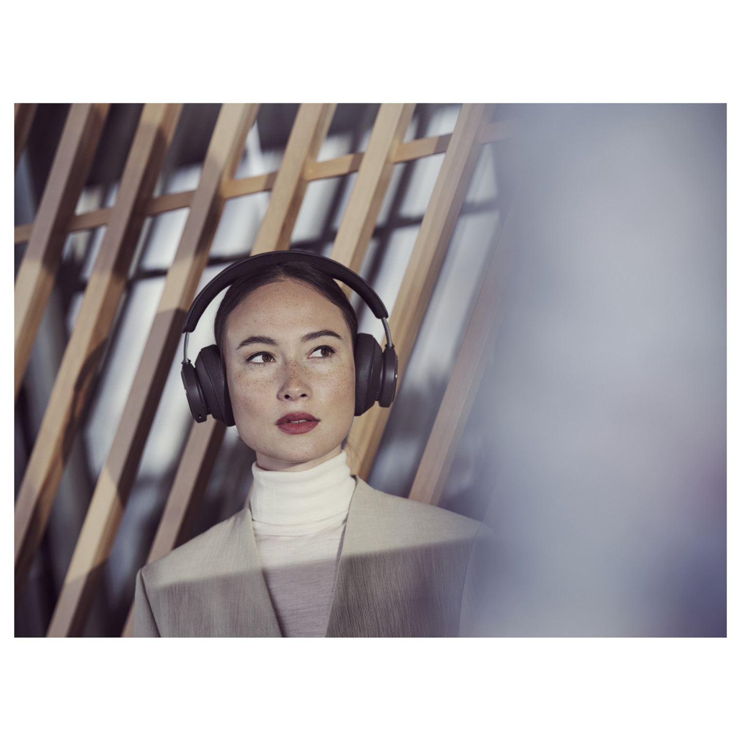Bang & Olufsen Beoplay Portal Wireless Gaming Headphone schwarz — Buy in Cyprus with Fast Delivery
