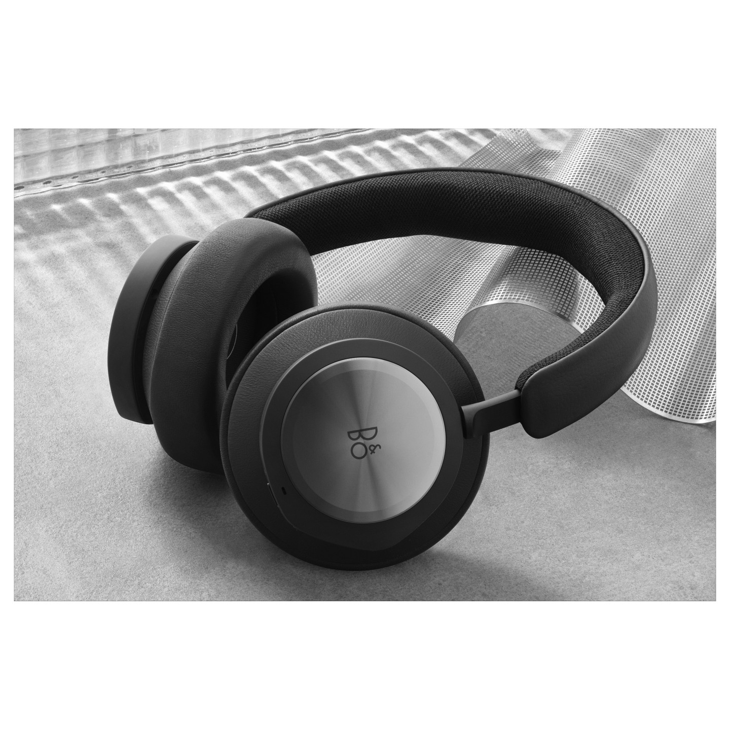 Bang & Olufsen Beoplay Portal Wireless Gaming Headphone schwarz — Buy in Cyprus with Fast Delivery