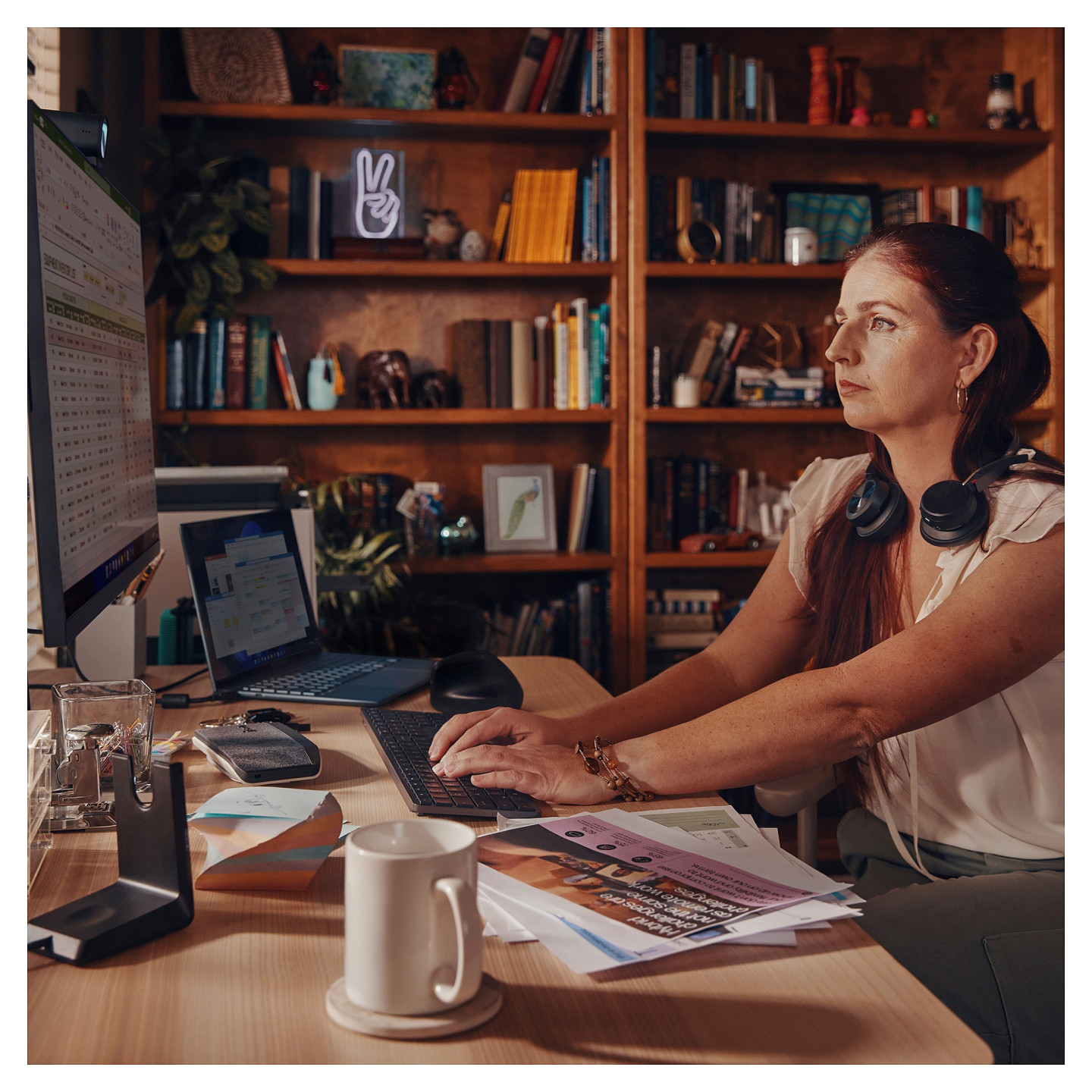 POLY VOYAGER FOCUS 2-M USB-C-C — Buy in Cyprus with Fast Delivery
