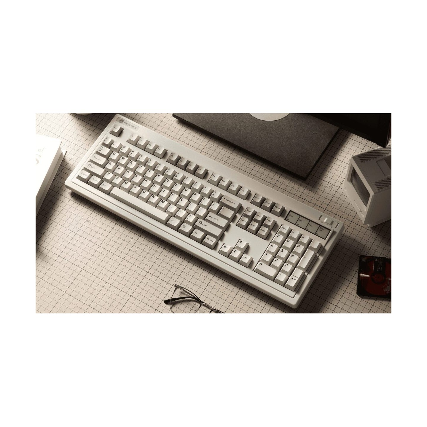 Keychron R6 (R6-M1) QMK Wireless Mechanical Keyboard Red Switch Hot-Swap RGB 100% US Retro (Boxed)