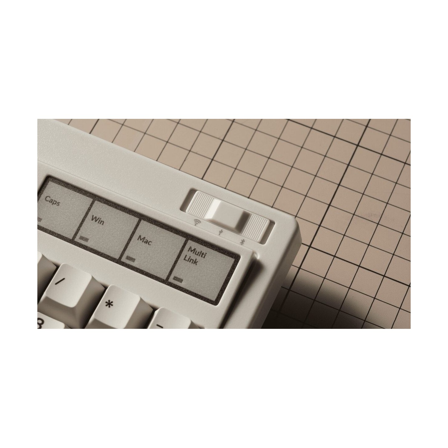 Keychron R6 (R6-M1) QMK Wireless Mechanical Keyboard Red Switch Hot-Swap RGB 100% US Retro (Boxed)