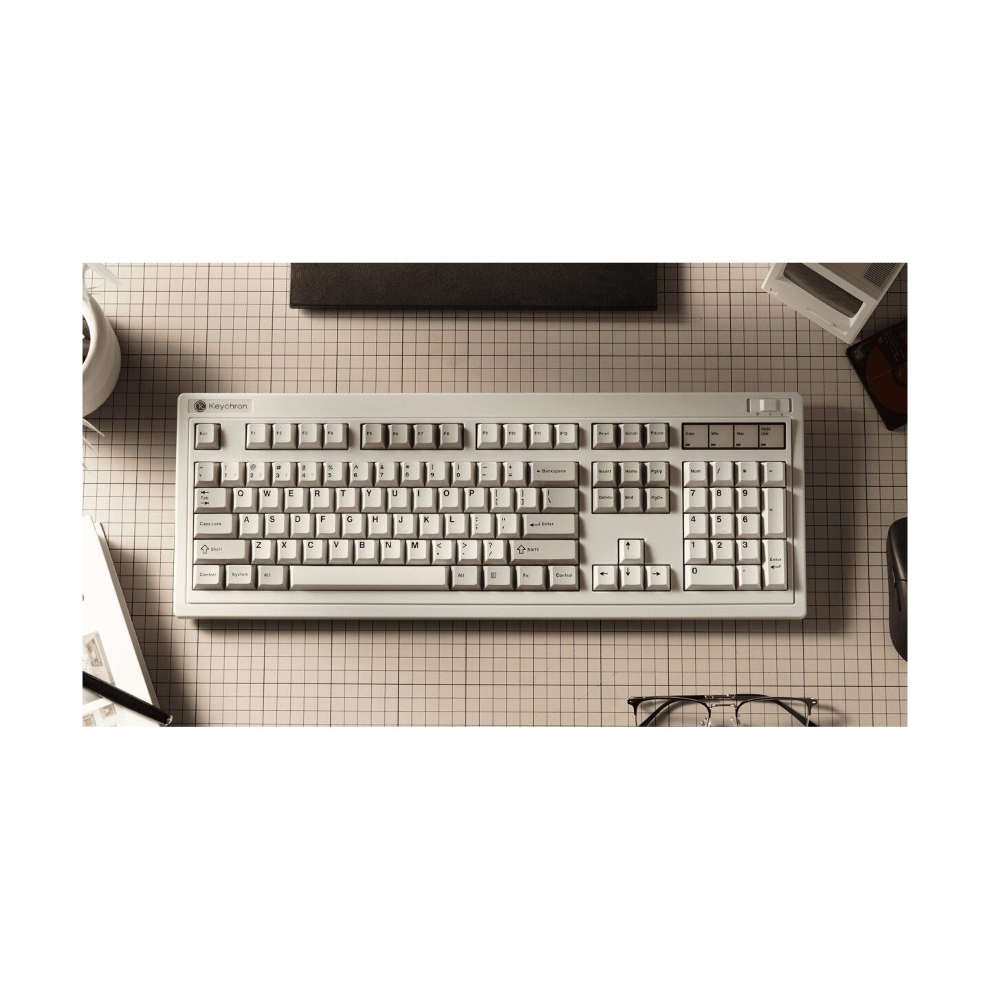 Keychron R6 (R6-M1) QMK Wireless Mechanical Keyboard Red Switch Hot-Swap RGB 100% US Retro (Boxed)