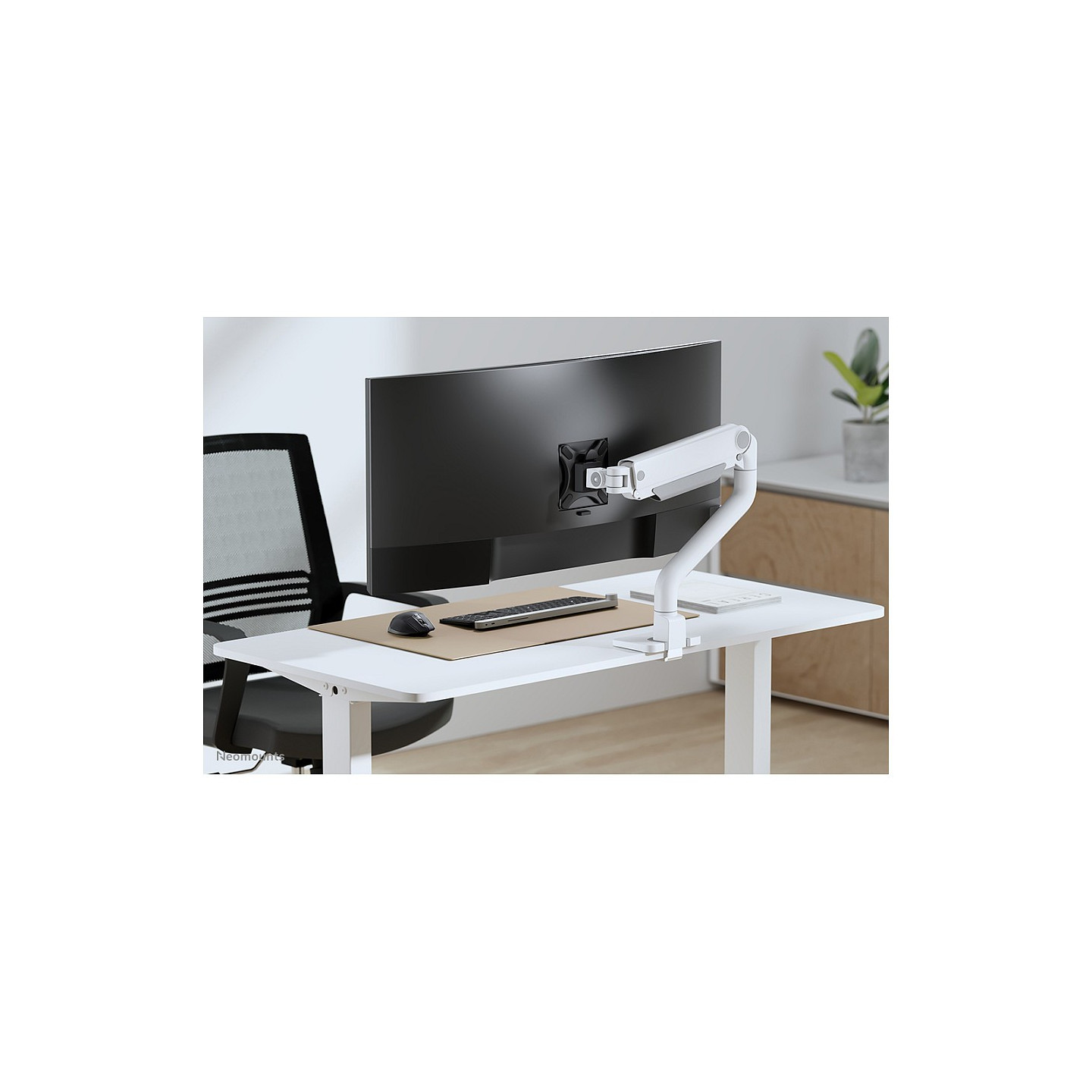 Neomounts DS70S-950WH1 vollbewegliche Tischhalterung für 17-49' Bildschirme - Weiß — Buy in Cyprus with Fast Delivery