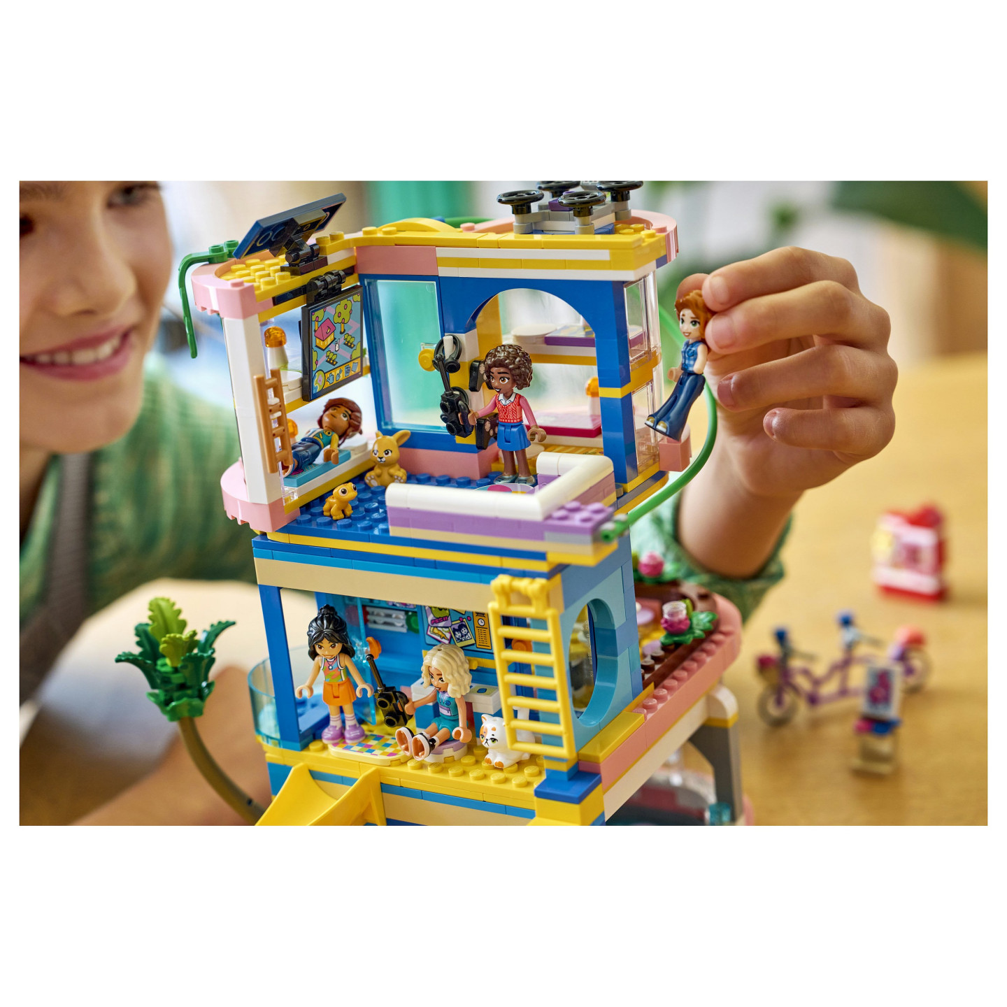 LEGO 42689 Friends Heartlake City Freundschafts-Clubhaus — Buy in Cyprus with Fast Delivery