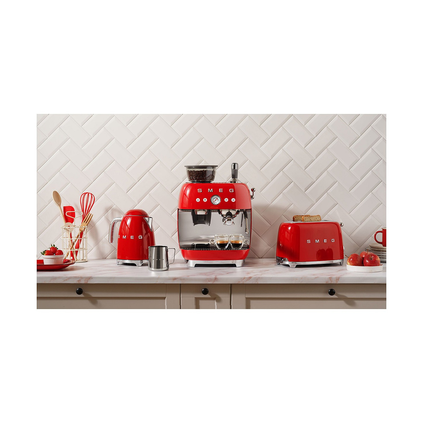 SMEG KLF03RDEU Wasserkocher Rot — Buy in Cyprus with Fast Delivery
