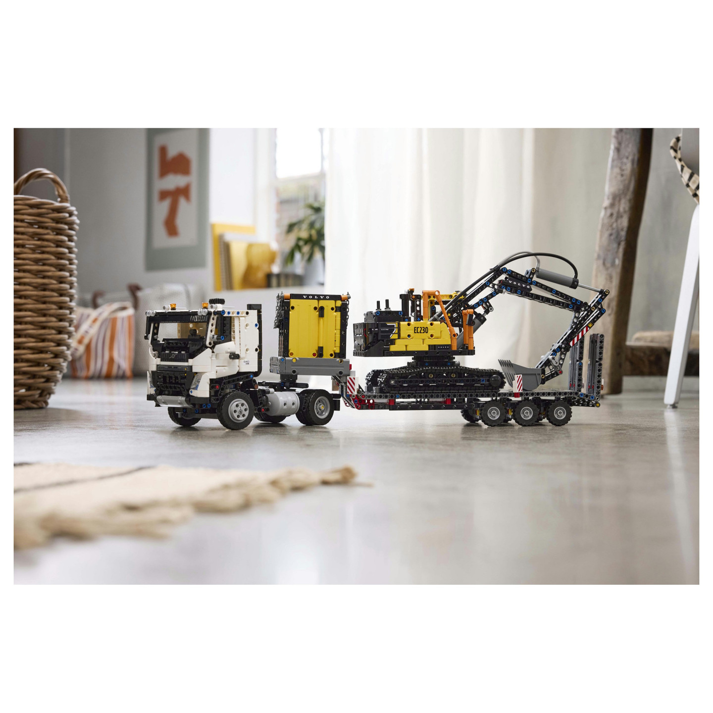 LEGO Technic Volvo FMX LKW mit EC230 Electric Raupenbagger 42175 — Buy in Cyprus with Fast Delivery