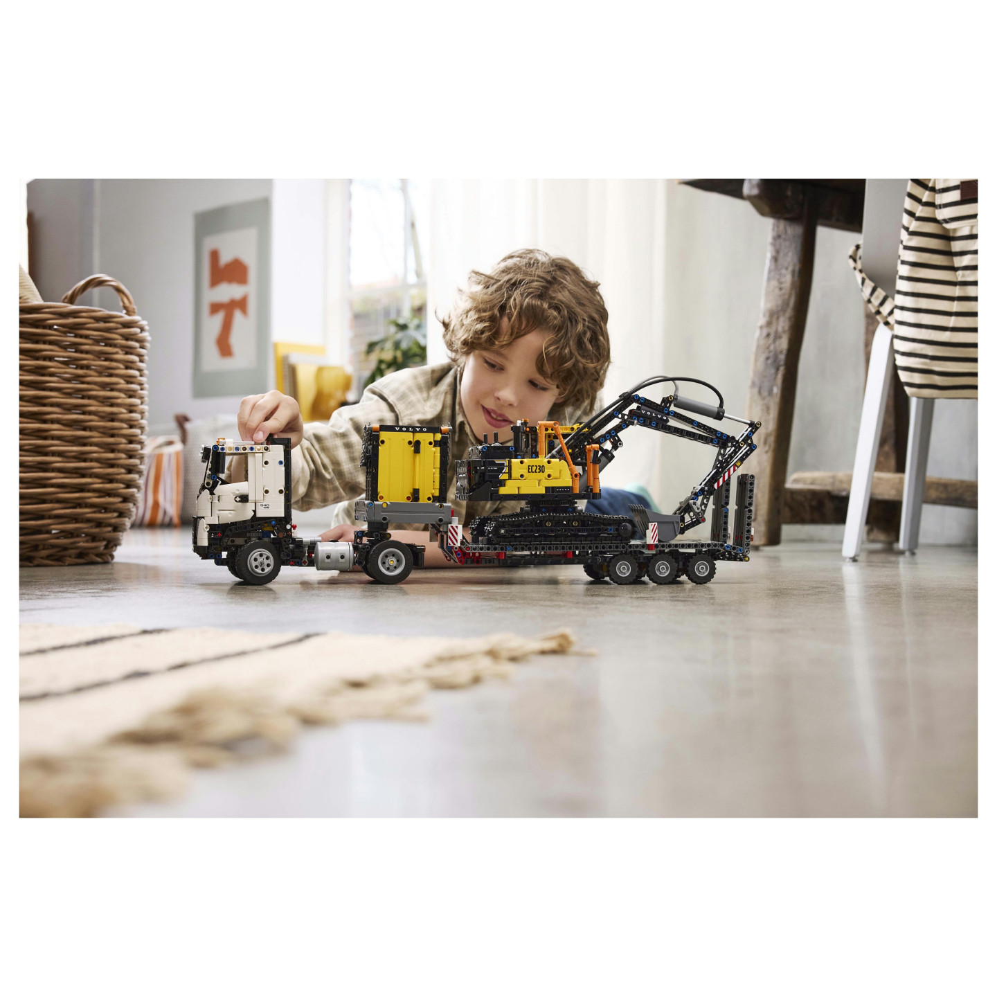 LEGO Technic Volvo FMX LKW mit EC230 Electric Raupenbagger 42175 — Buy in Cyprus with Fast Delivery