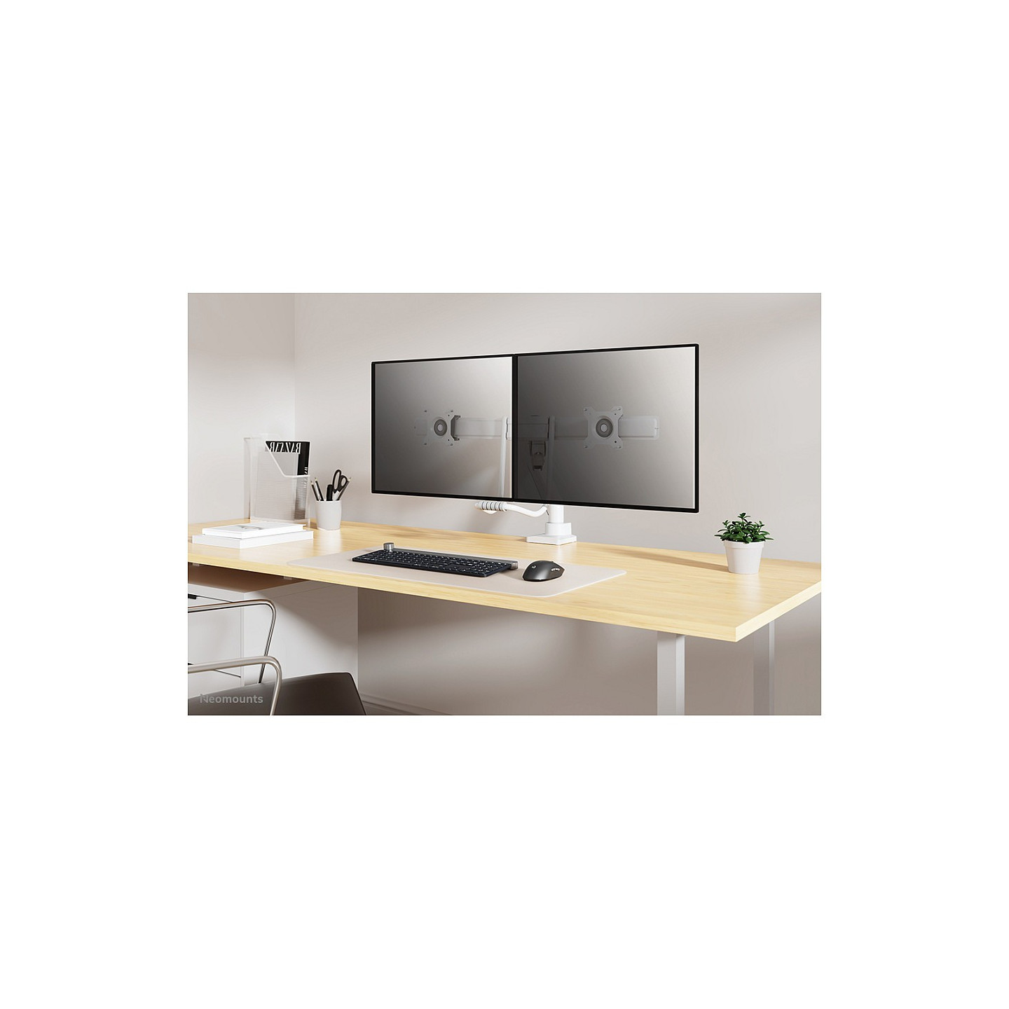 Neomounts Full Motion Tischhalterung für zwei Flachbildschirme 17-32'' 7KG 2x 8KG White — Buy in Cyprus with Fast Delivery