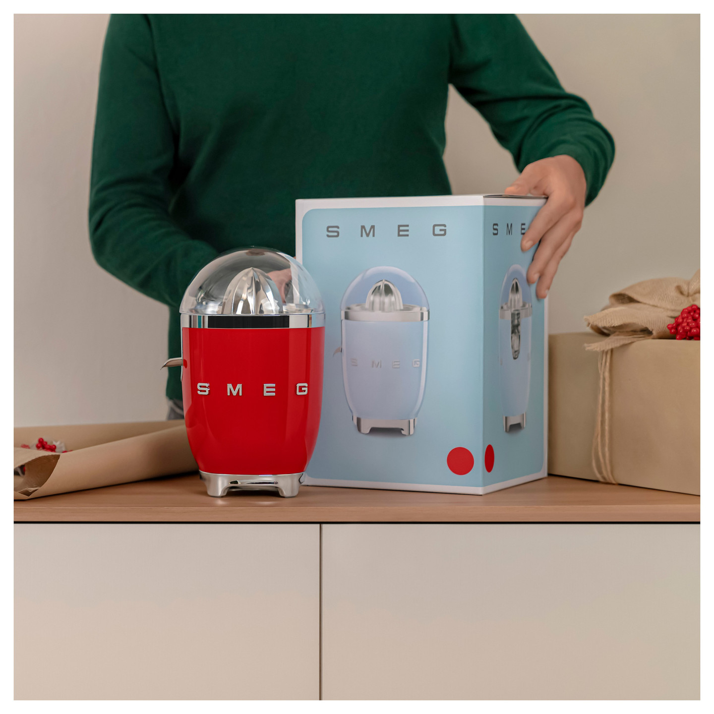 SMEG CJF11RDEU Zitruspresse Rot — Buy in Cyprus with Fast Delivery
