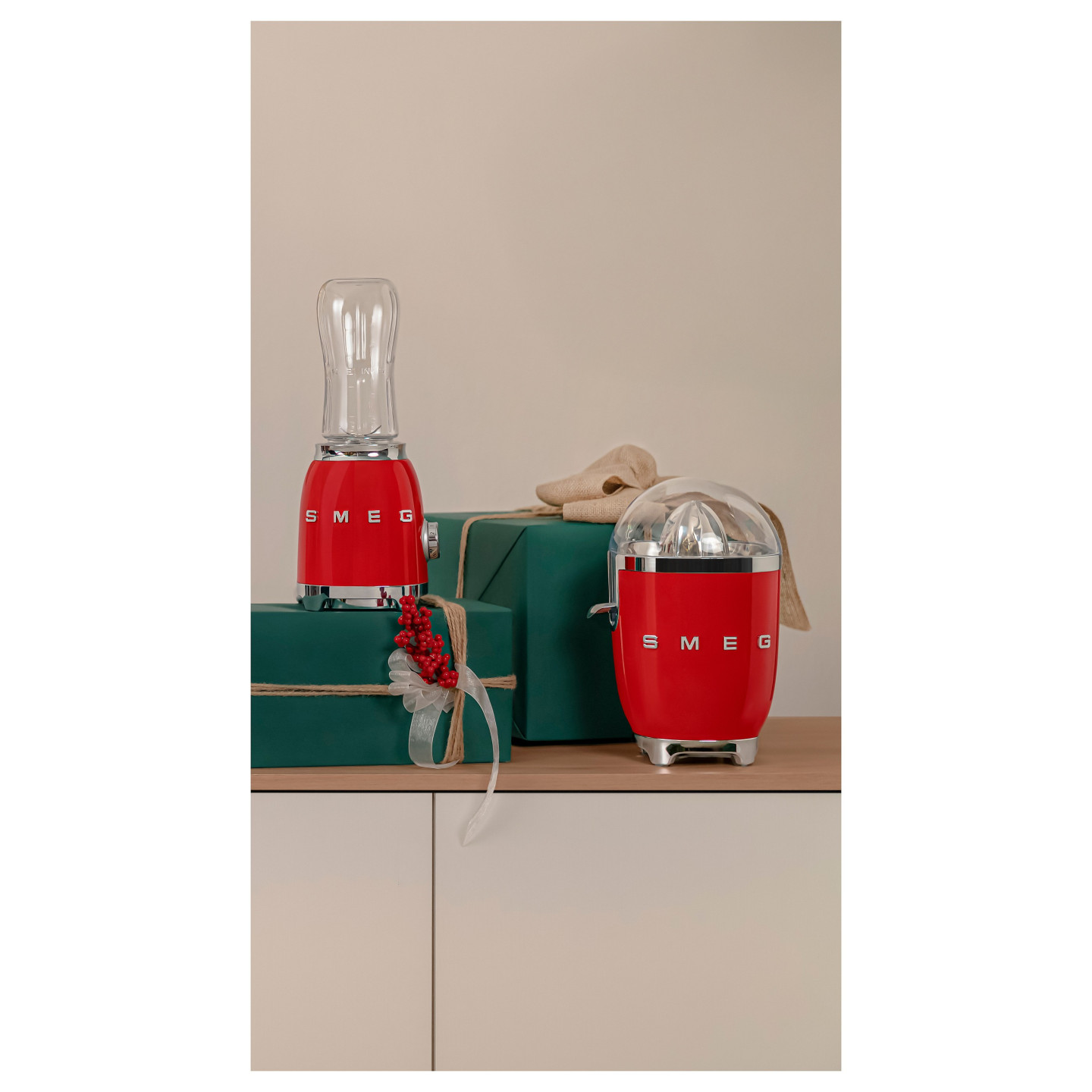 SMEG CJF11RDEU Zitruspresse Rot — Buy in Cyprus with Fast Delivery