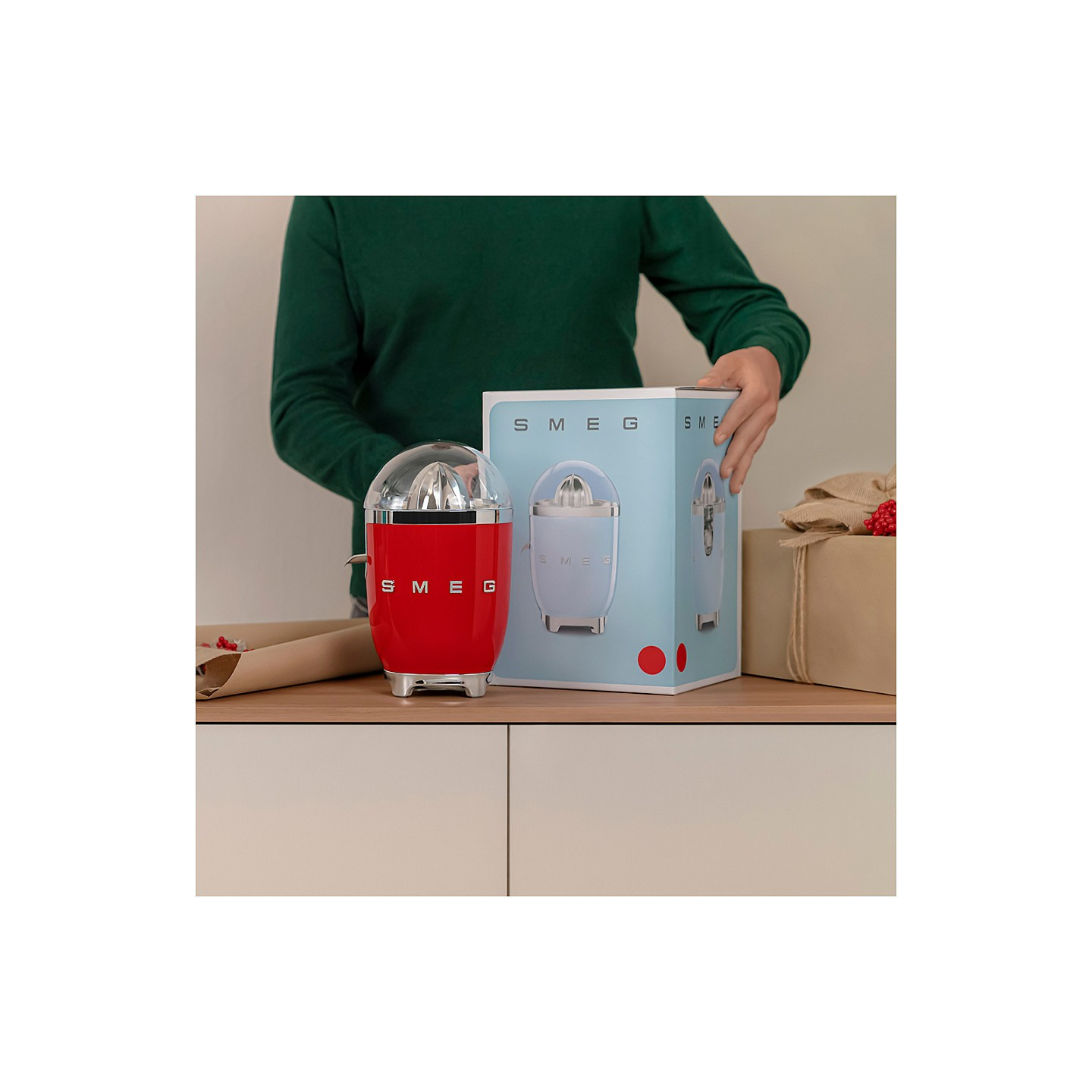 SMEG CJF11RDEU Zitruspresse Rot — Buy in Cyprus with Fast Delivery