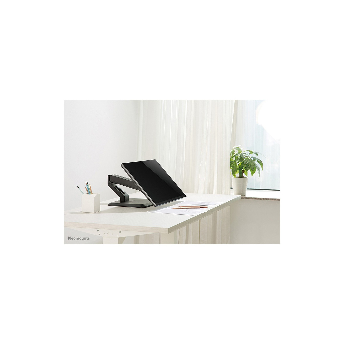 Neomounts Tischhalterung für Flachbildschirme bis 32' (81 cm) 10KG FPMA-D885BLACK — Buy in Cyprus with Fast Delivery
