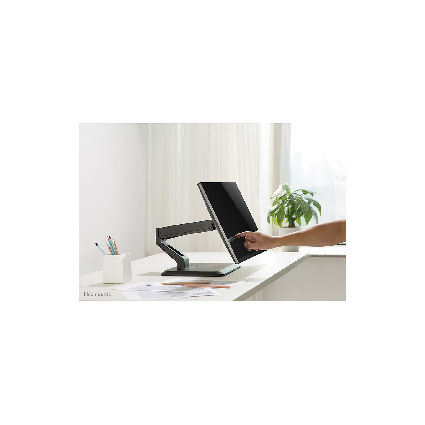 Neomounts Tischhalterung für Flachbildschirme bis 32' (81 cm) 10KG FPMA-D885BLACK — Buy in Cyprus with Fast Delivery