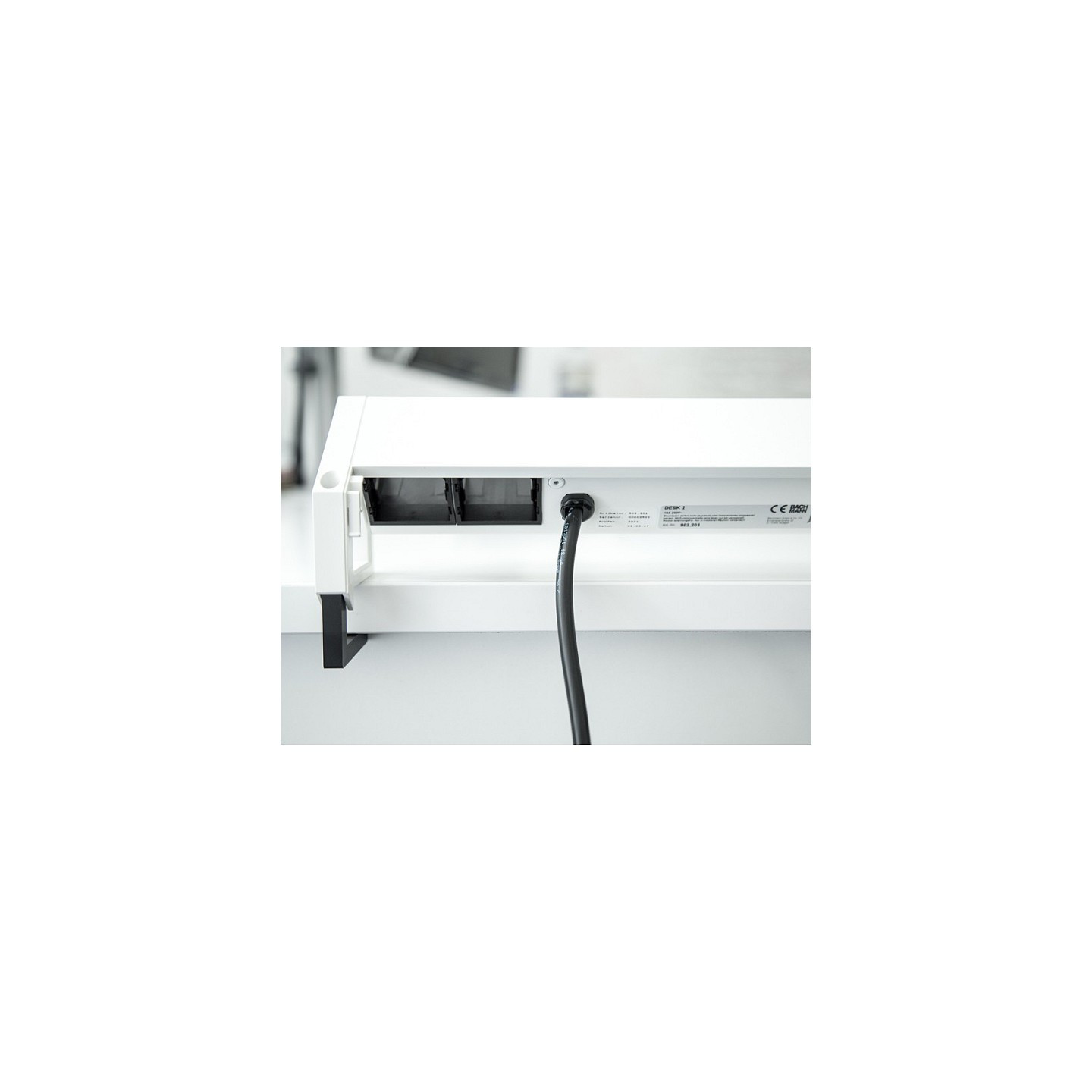BACHMANN DESK2 3xCEE7 3 Strom 0.2m — Buy in Cyprus with Fast Delivery