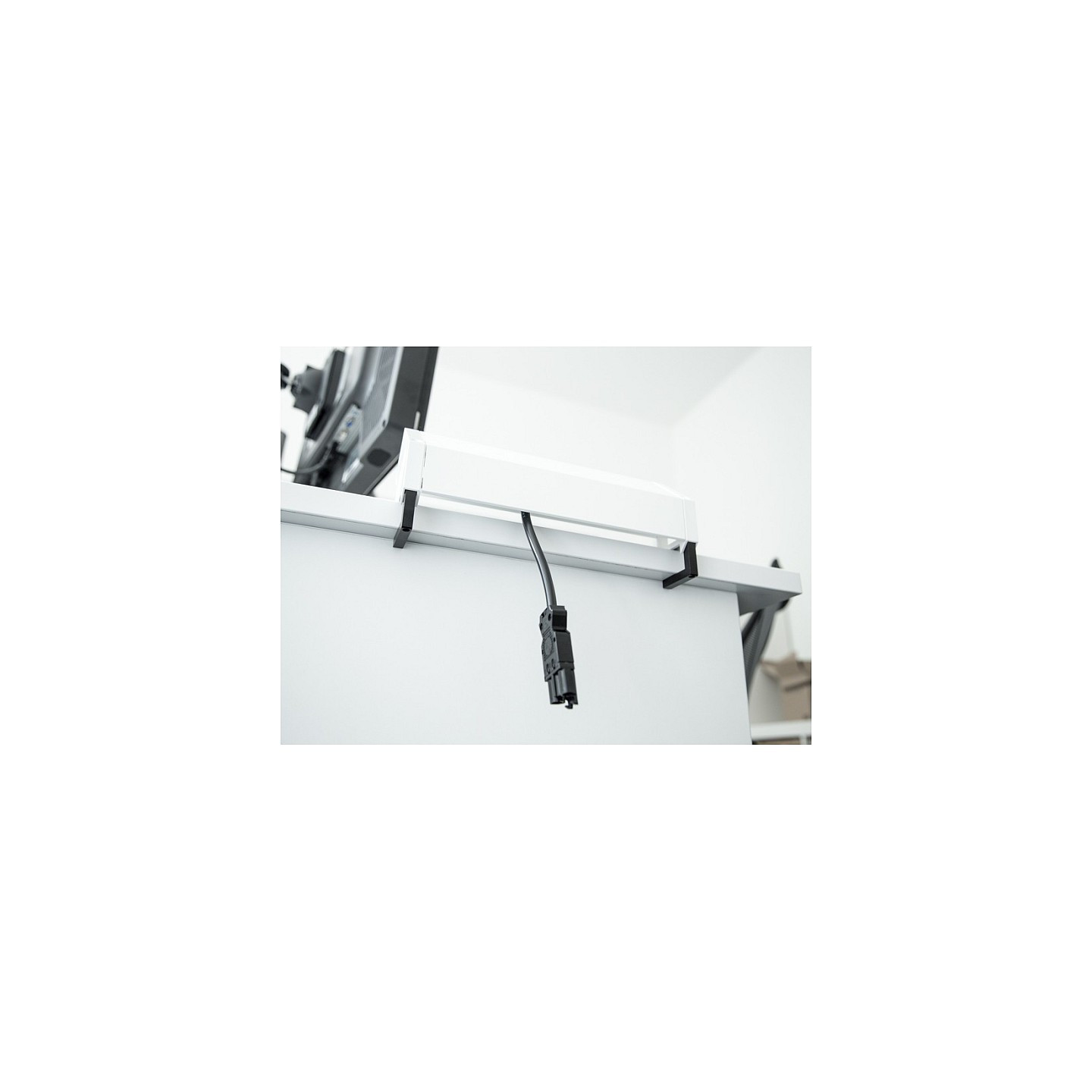 BACHMANN DESK2 3xCEE7 3 Strom 0.2m — Buy in Cyprus with Fast Delivery