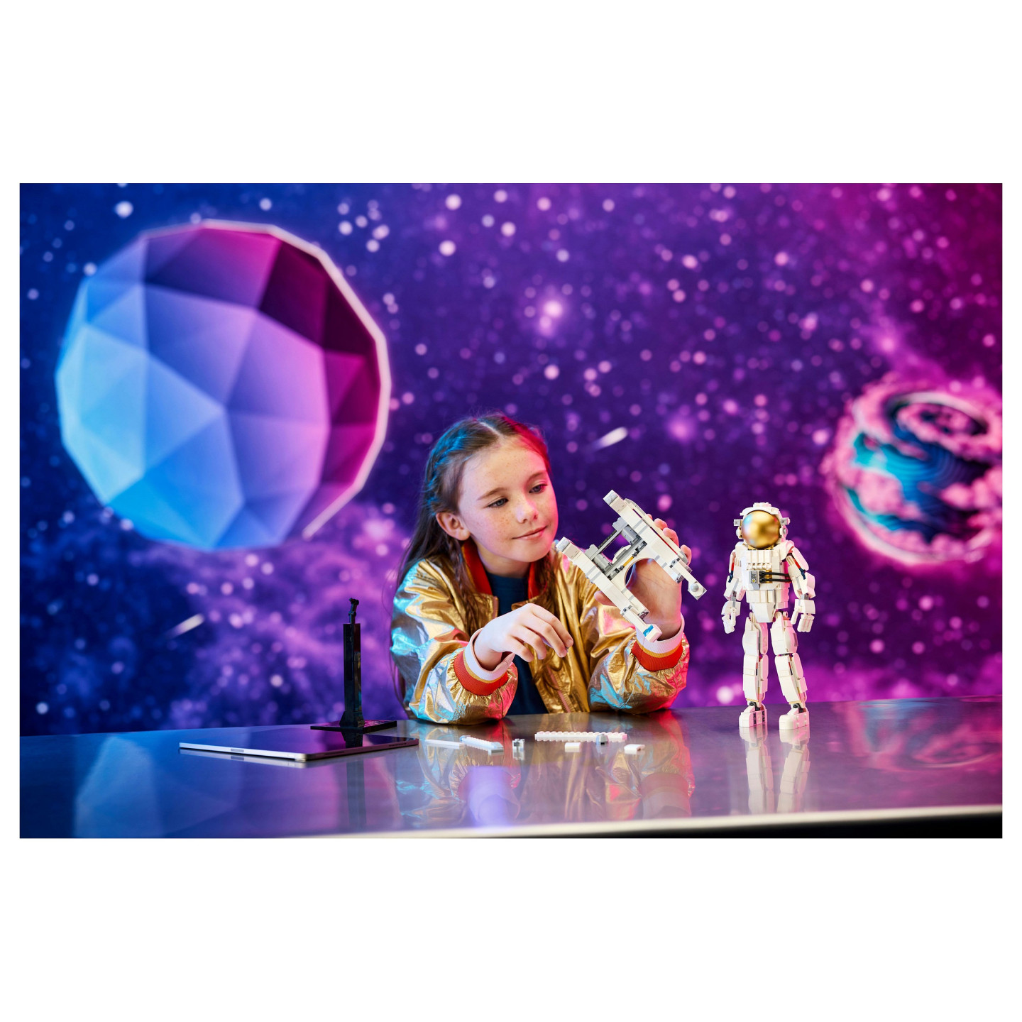 LEGO Creator 3-in-1 Astronaut im Weltraum 31152 — Buy in Cyprus with Fast Delivery