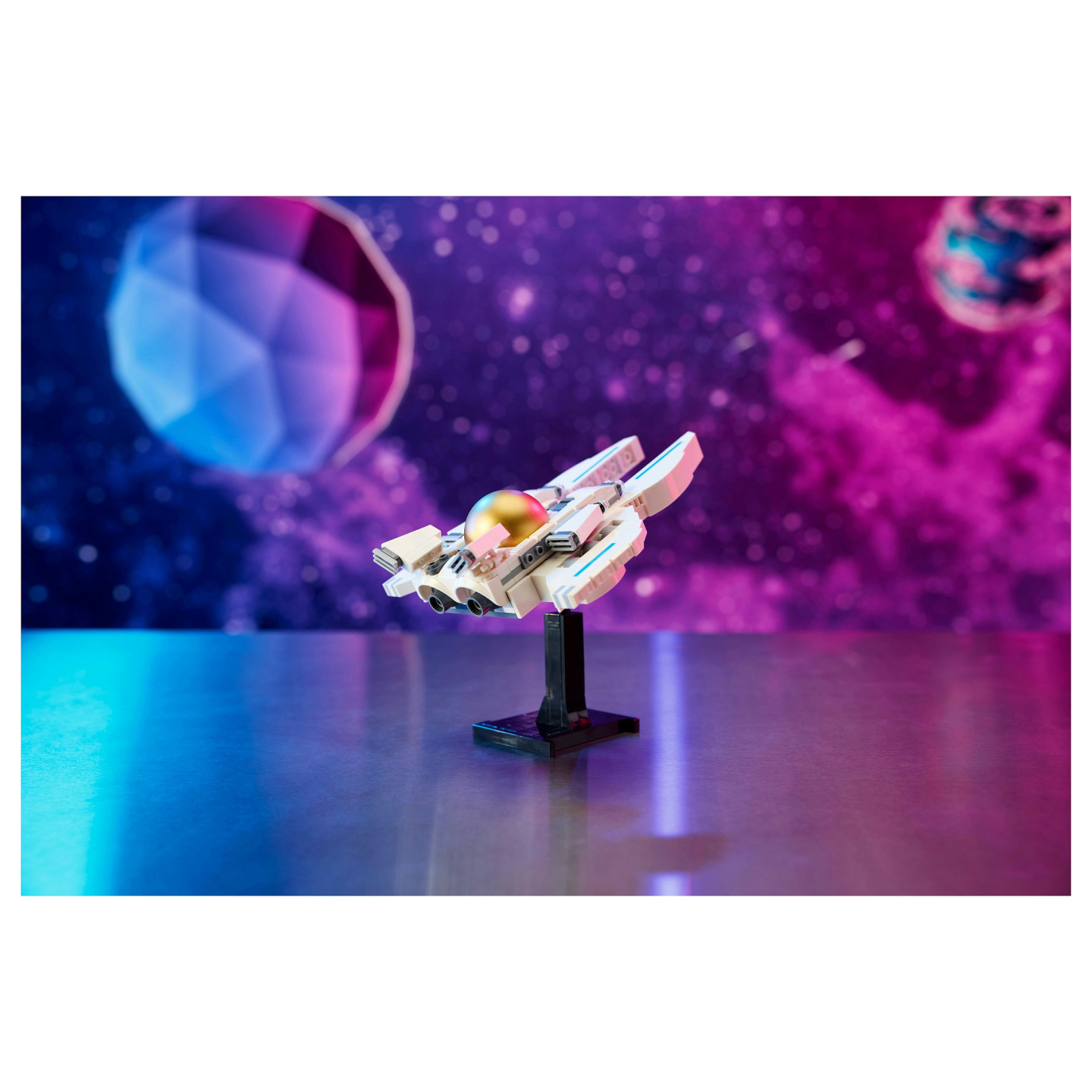 LEGO Creator 3-in-1 Astronaut im Weltraum 31152 — Buy in Cyprus with Fast Delivery
