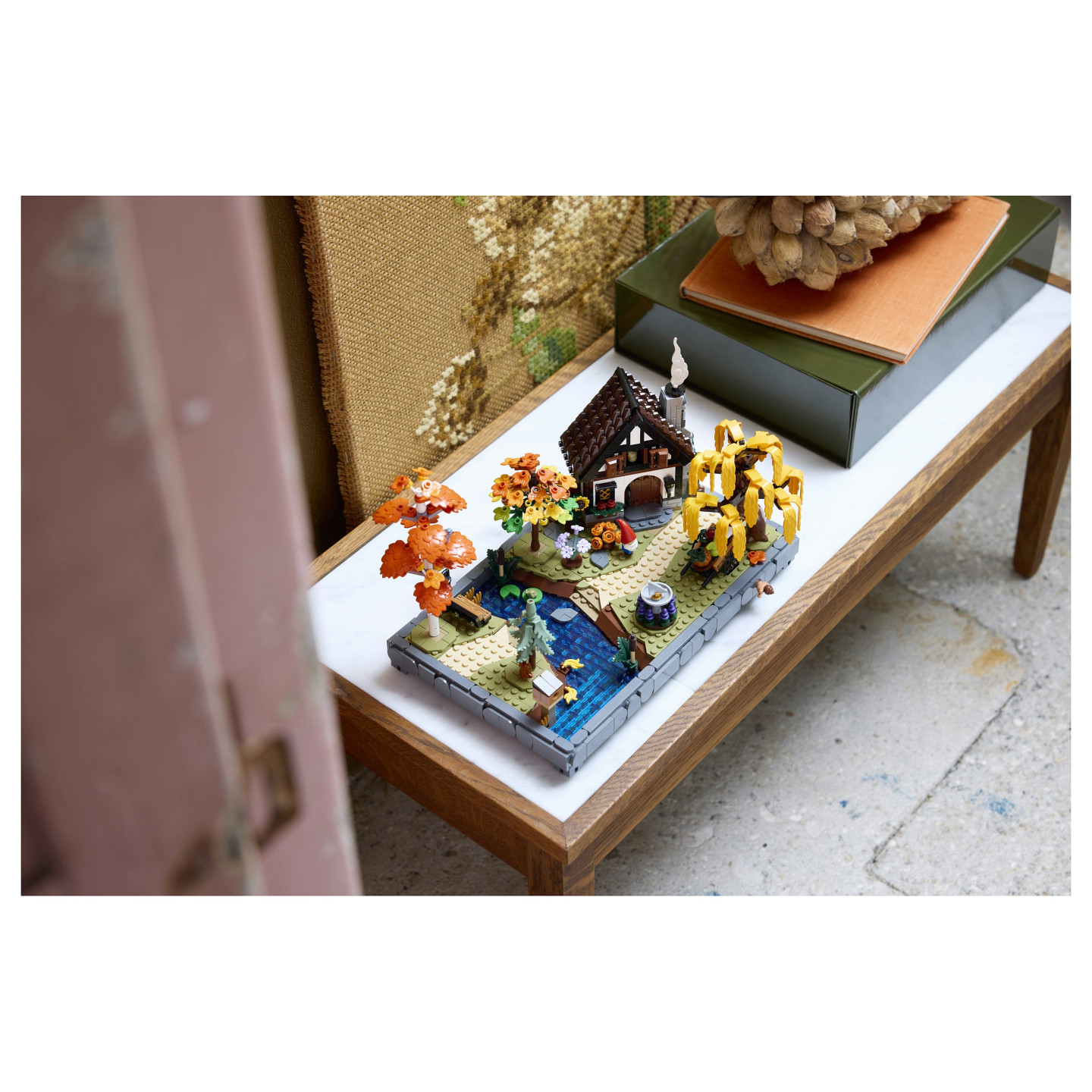 LEGO 11372 Icons Herbstlicher Landhausgarten — Buy in Cyprus with Fast Delivery