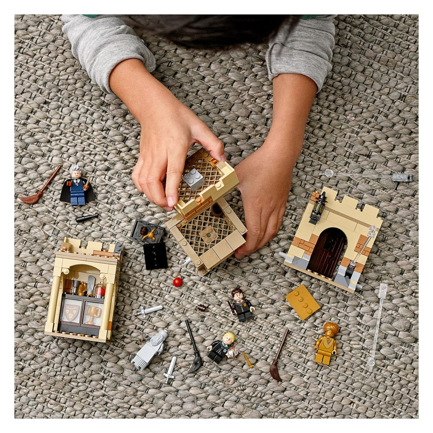 LEGO Harry Potter Hogwarts Erste Flugstunde 76395 — Buy in Cyprus with Fast Delivery