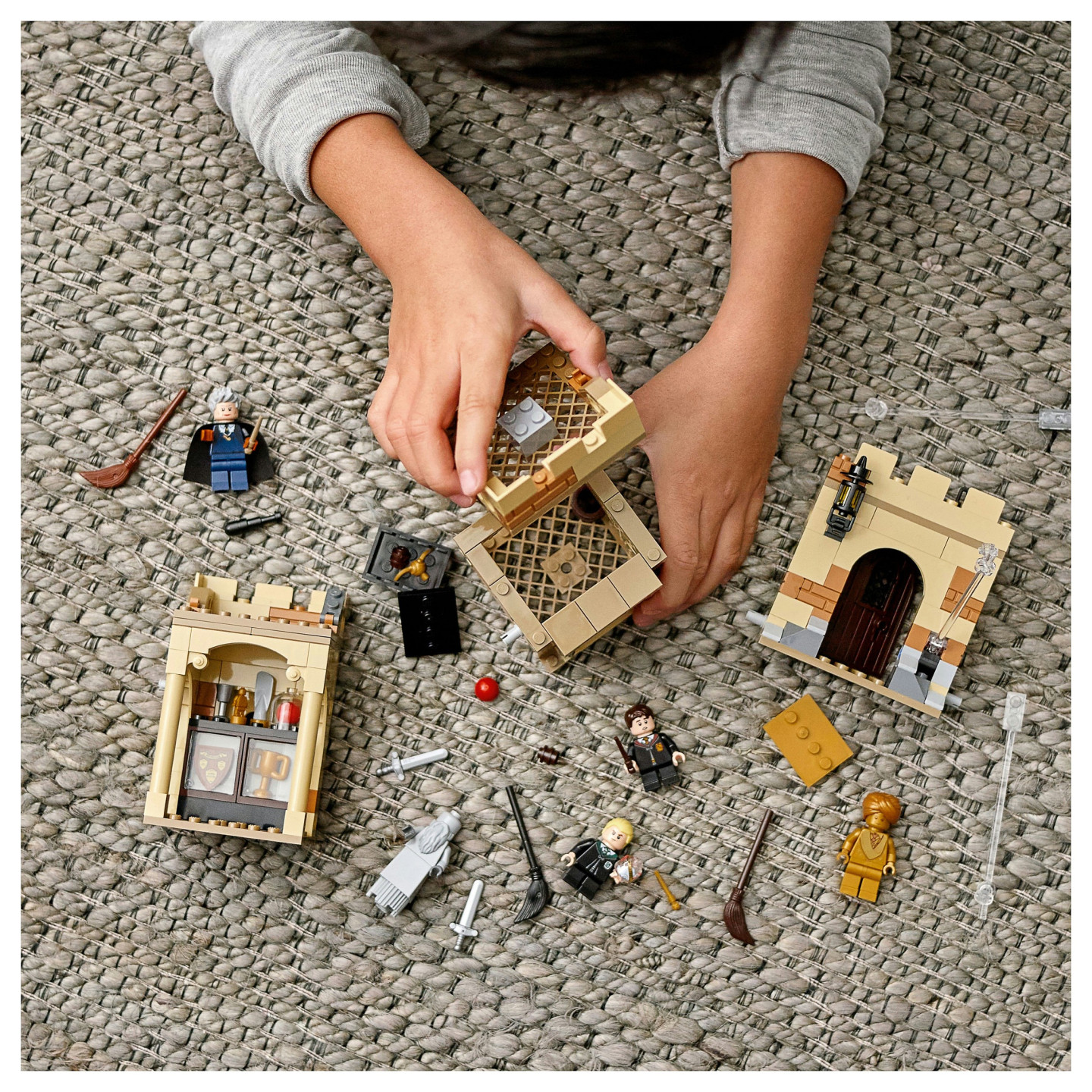 LEGO Harry Potter Hogwarts Erste Flugstunde 76395 — Buy in Cyprus with Fast Delivery