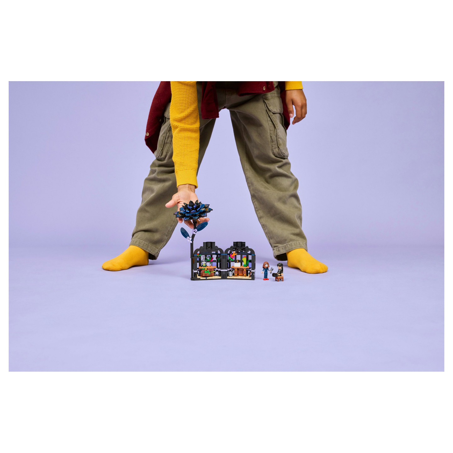 LEGO 76784 Wednesday Schwarze Dahlie — Buy in Cyprus with Fast Delivery