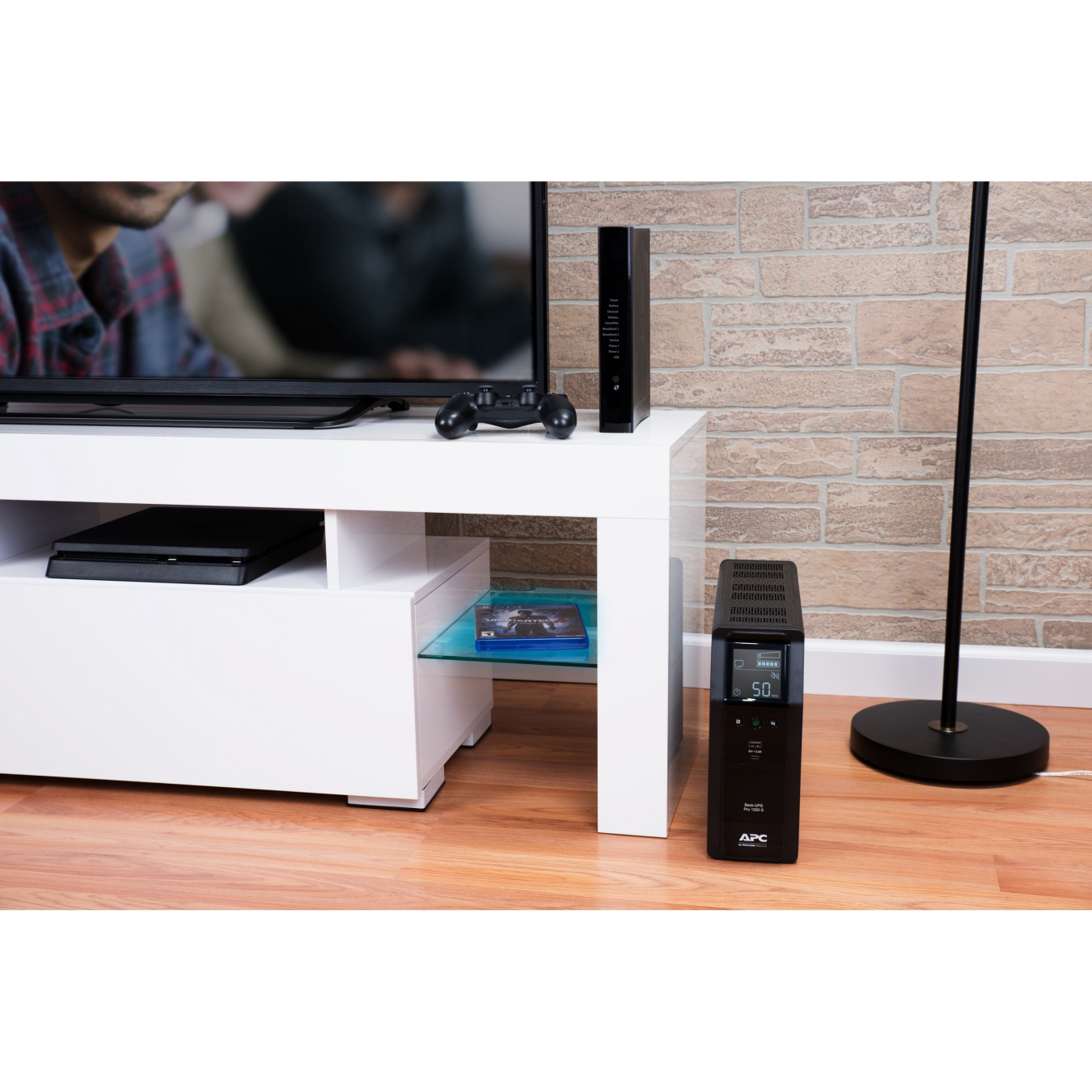 APC Back-UPS Pro BR1200SI - 1200VA/720W Line-Interactive UPS, 8×IEC C13, AVR, Sine Wave, USB A+C, LCD (Black)