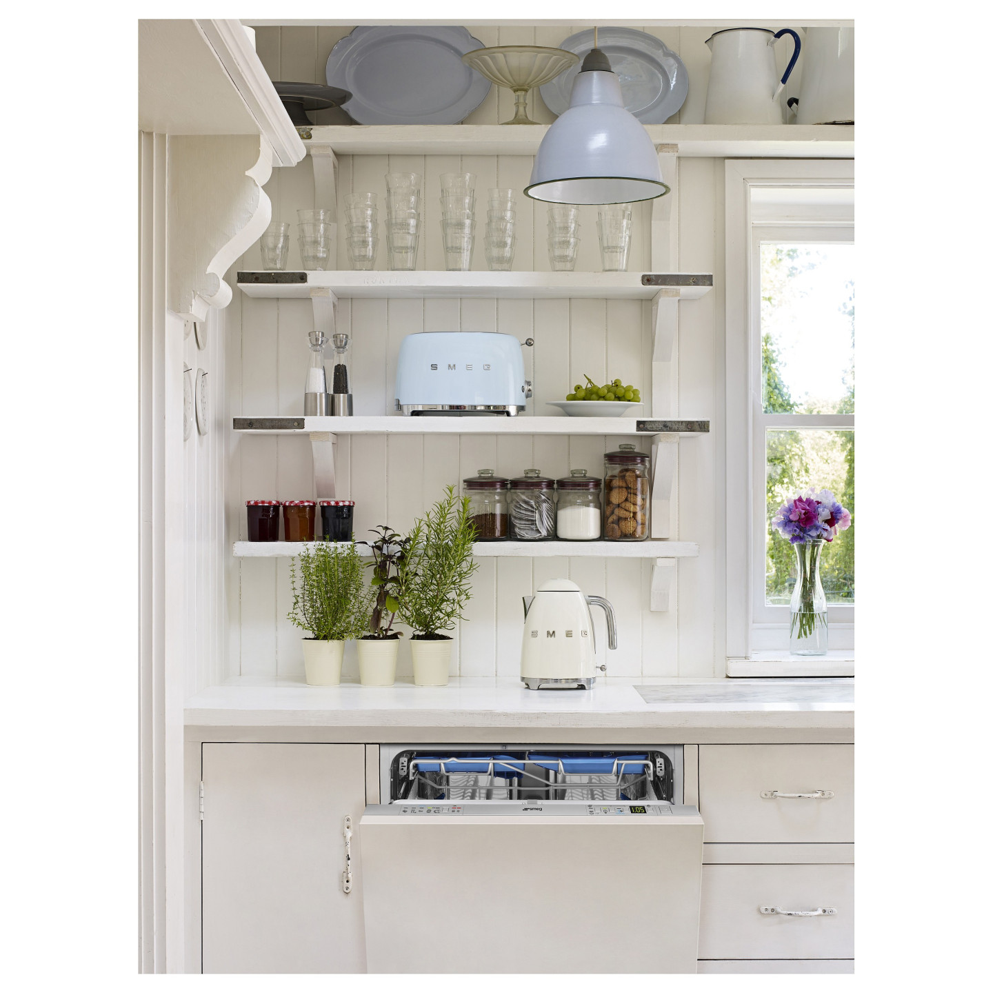SMEG KLF03CREU 1.7L 2400W creme Wasserkocher — Buy in Cyprus with Fast Delivery