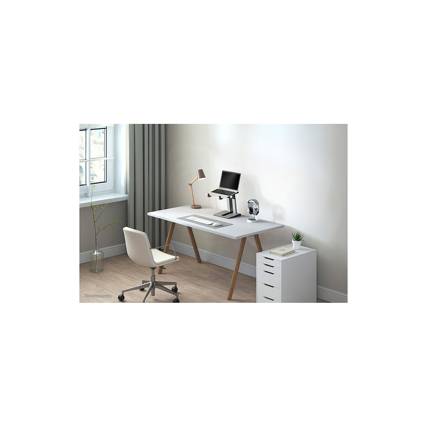 Neomounts NSLS200 Laptop-Ständer -Schwarz Silber faltbar 5KG — Buy in Cyprus with Fast Delivery