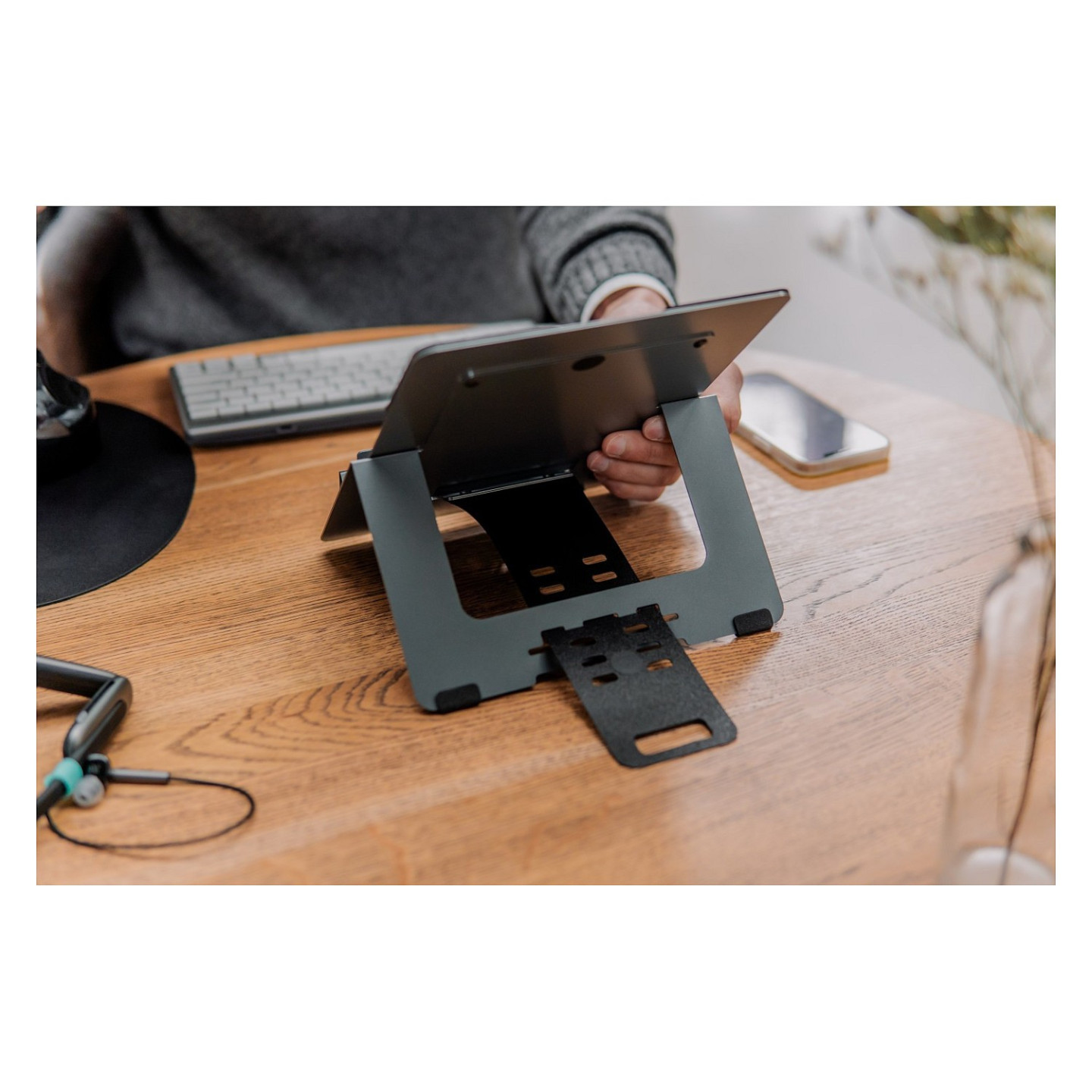 Bakker Elkhuizen Laptop und Tablet Halterung FlexTop 170 Dark Grey — Buy in Cyprus with Fast Delivery