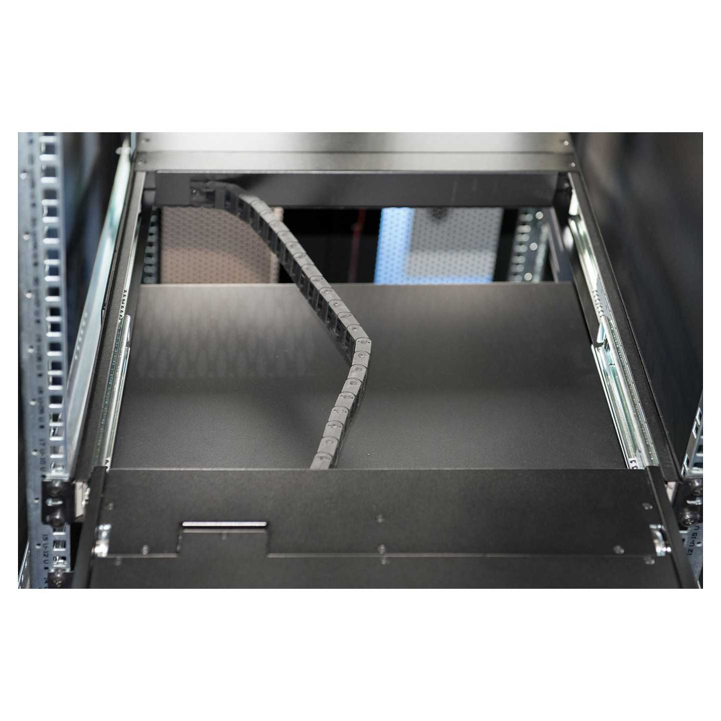 Digitus 19' LCD KVM Konsole. 16-Port CAT5. deutsche Tastatur — Buy in Cyprus with Fast Delivery