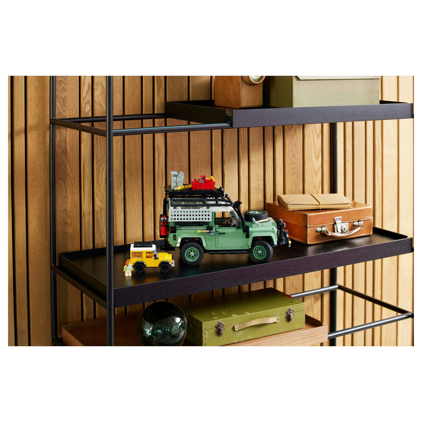LEGO Icons - Land Rover Classic Defender 90 — Buy in Cyprus with Fast Delivery