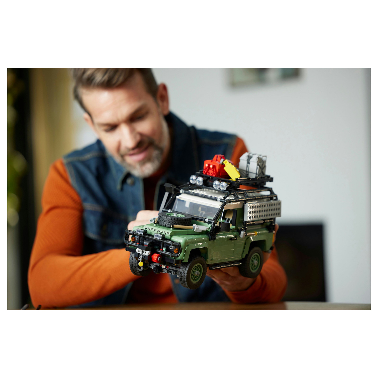 LEGO Icons - Land Rover Classic Defender 90 — Buy in Cyprus with Fast Delivery