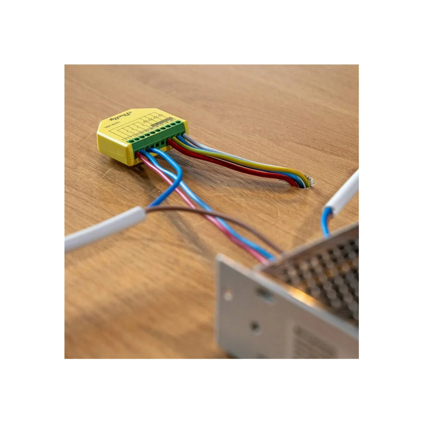 Shelly Relais 'Plus RGBW PM' WLAN Bluetooth LED Lichtcontroller Unterputz — Buy in Cyprus with Fast Delivery