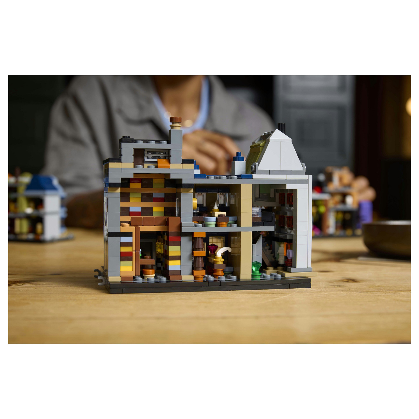 LEGO Harry Potter Die Zauberläden der Winkelgasse 76444 — Buy in Cyprus with Fast Delivery