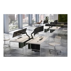 Neomounts NM-D775DX3BLACK Tischhalterung mit Tischhalterungsgriff für drei Flachbildschirme bis 27' (68.6 cm)