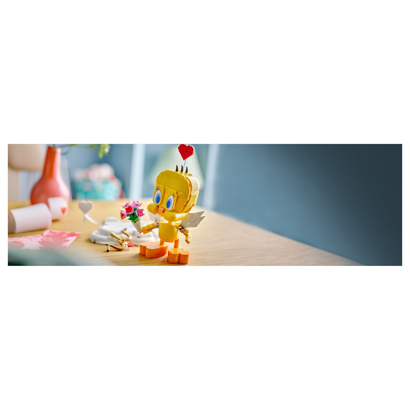 LEGO 40824 Looney Tunes Liebesbote Tweety — Buy in Cyprus with Fast Delivery