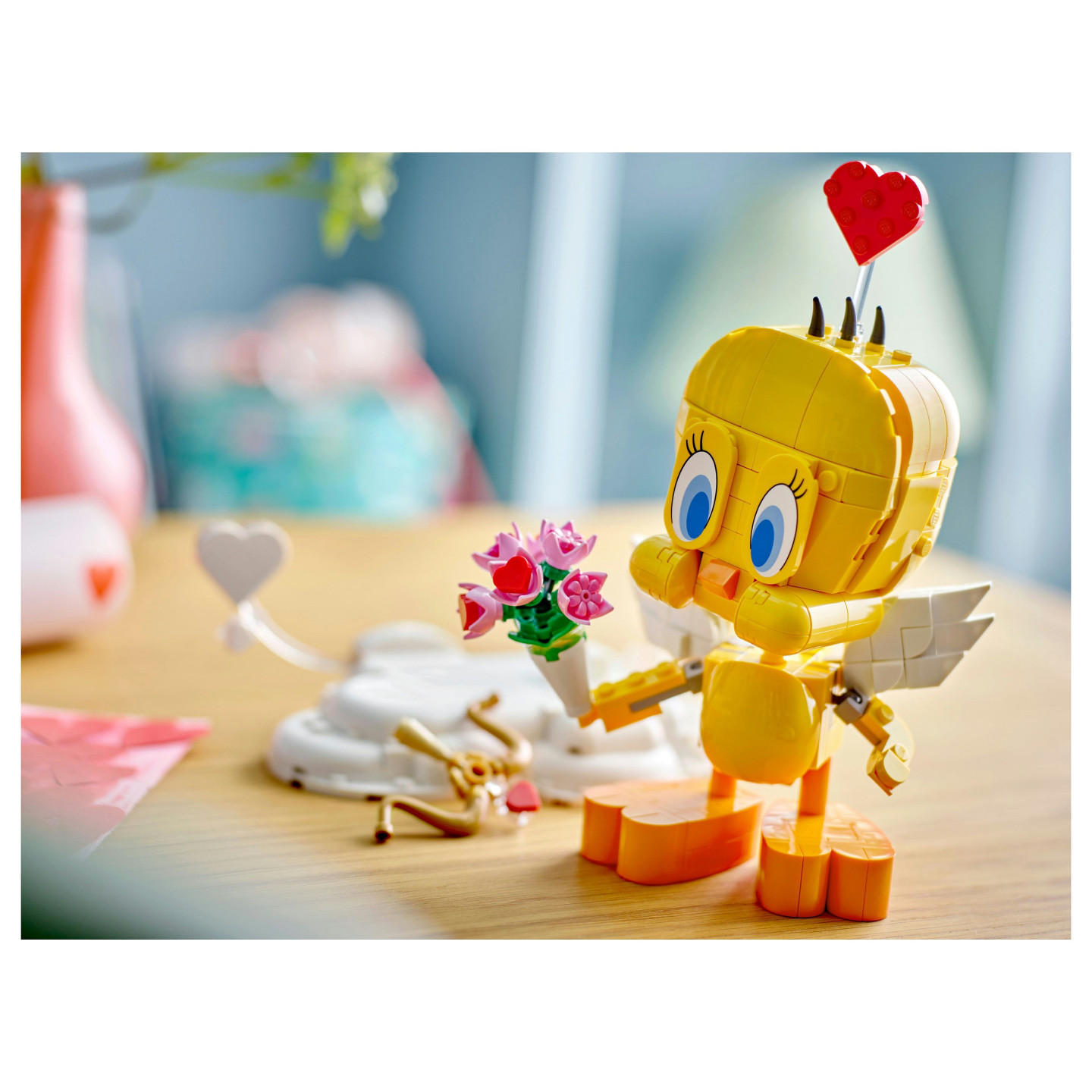 LEGO 40824 Looney Tunes Liebesbote Tweety — Buy in Cyprus with Fast Delivery