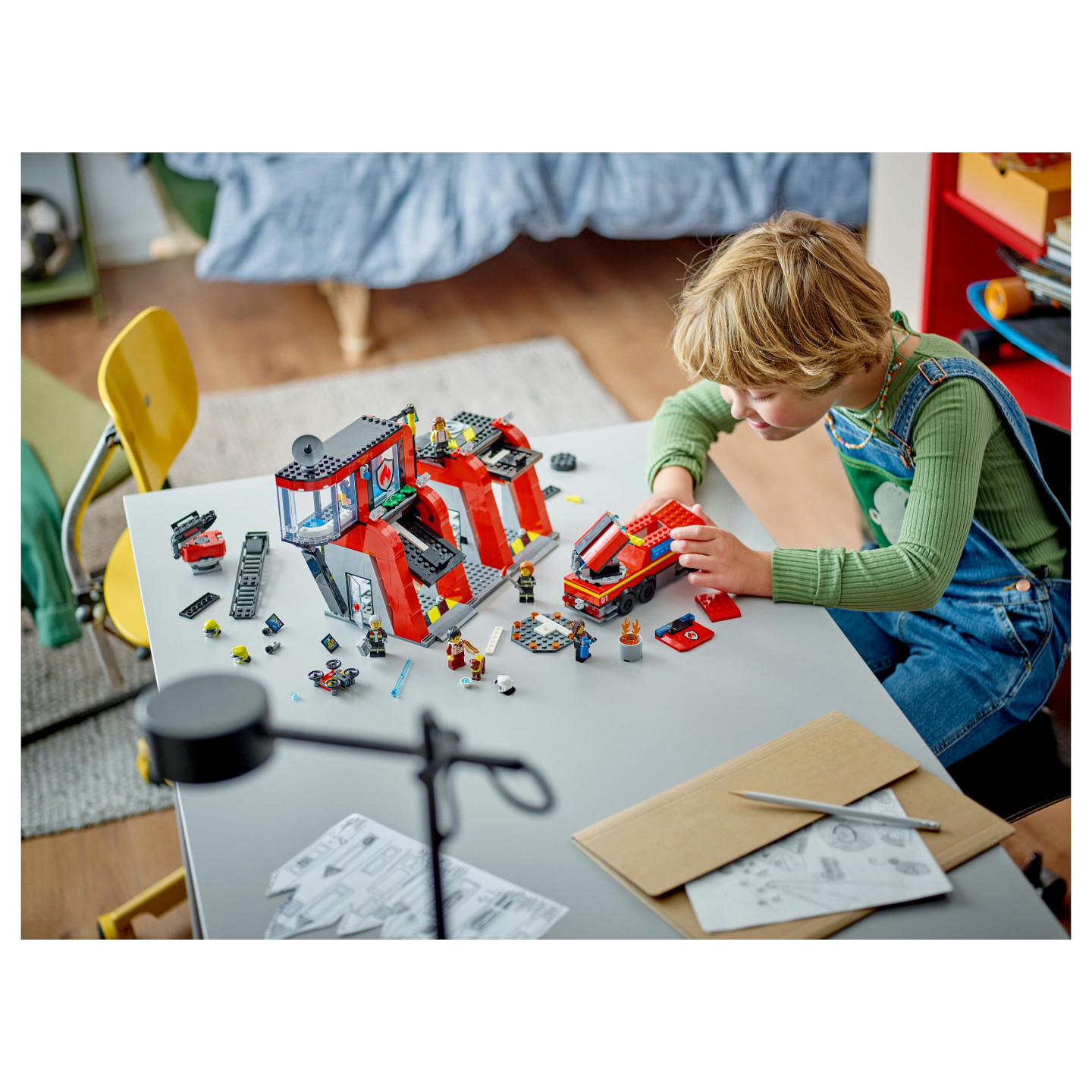 LEGO City Feuerwehrstation mit Drehleiterfahrzeug 60414 — Buy in Cyprus with Fast Delivery